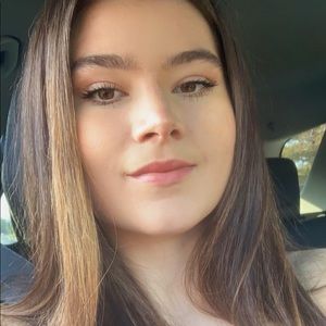 Meet your Posher, Adelene